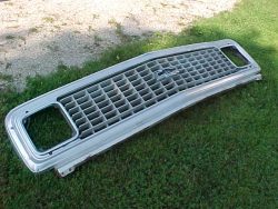 1971-72 Chevy C-10 Pickup Truck Grill Shell Center Bar Grill Gm